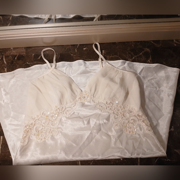 Victoria's Secret Cream Chemise - Picture 13 of 16